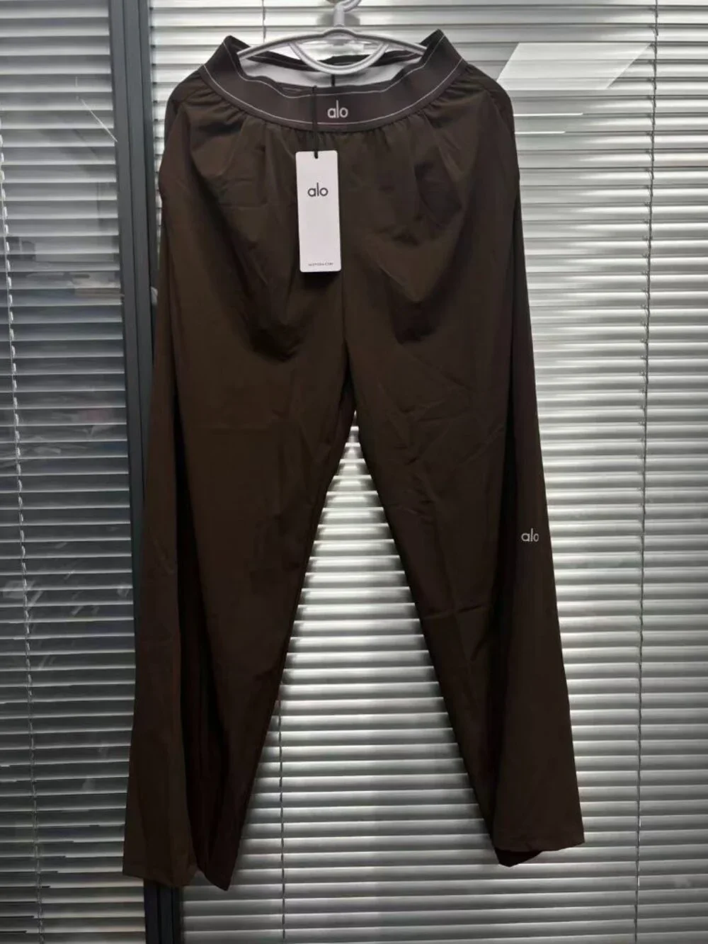 ALO Yoga Women's Suit Pants, Standard Size, Coffee Brown, Daily Wear 🛍️